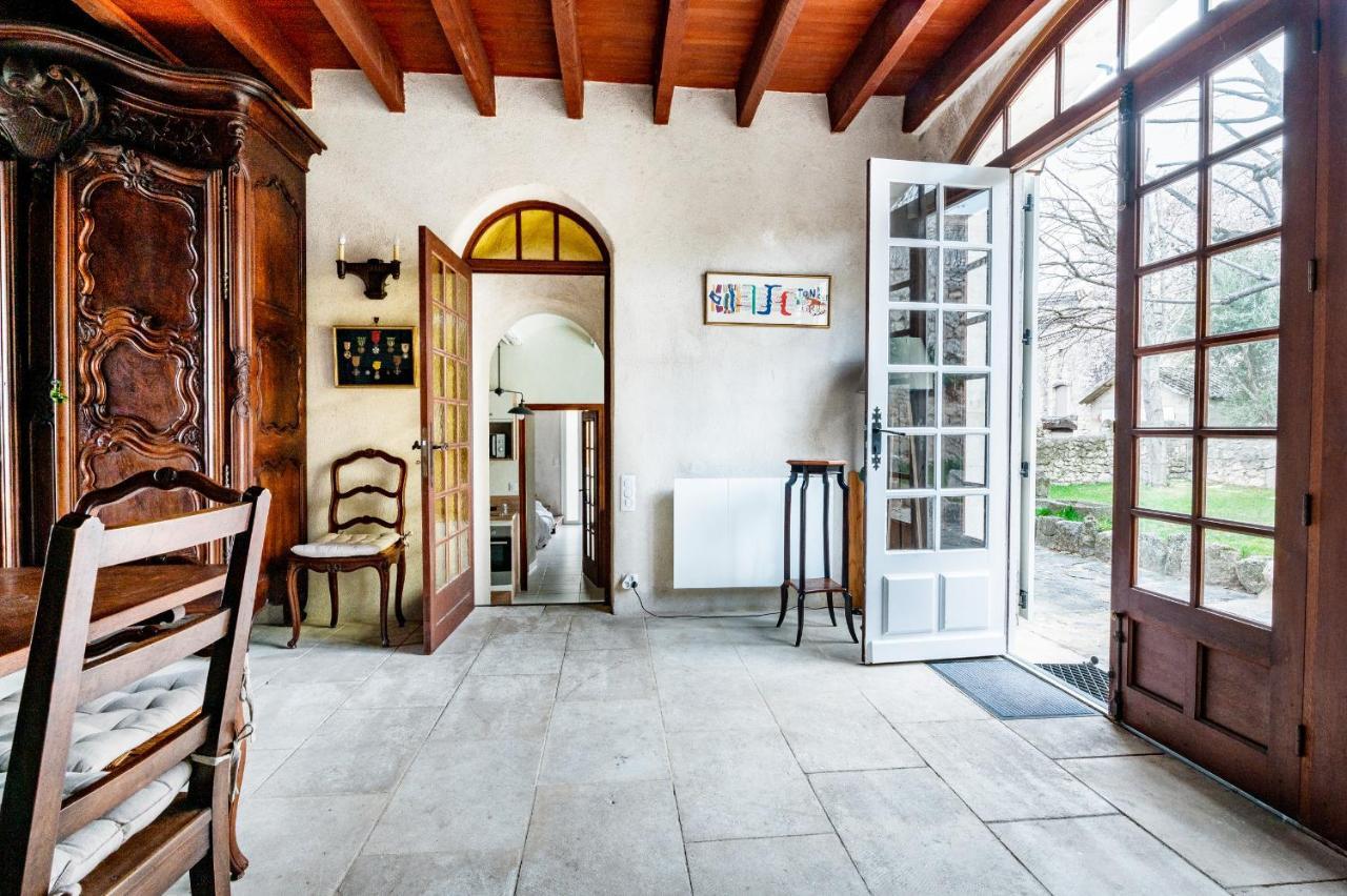 La Closerie D'Escalin Gite 12 Personnes Et Jacuzzi La Garde Adhemar Exterior photo