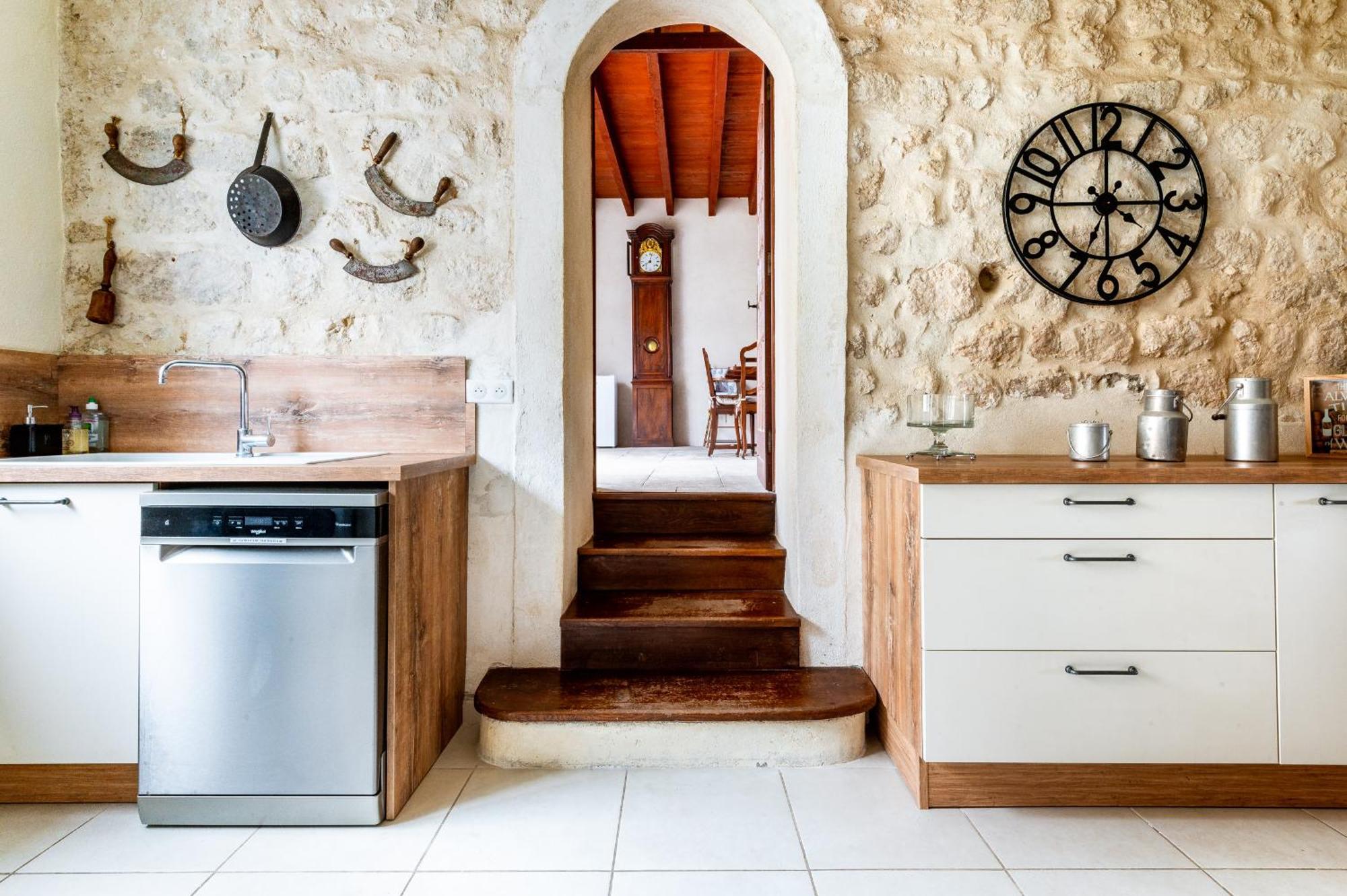 La Closerie D'Escalin Gite 12 Personnes Et Jacuzzi La Garde Adhemar Exterior photo