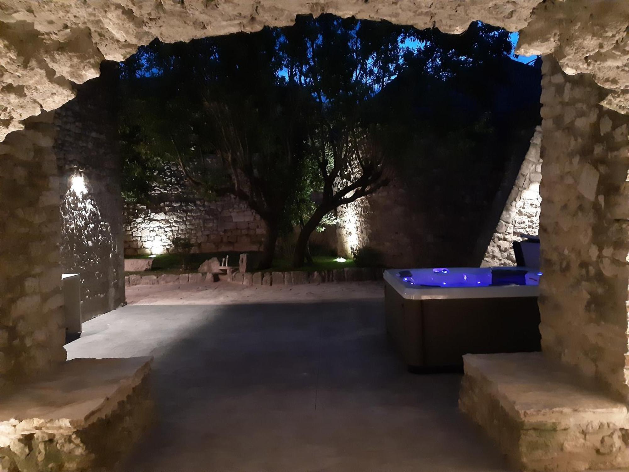 La Closerie D'Escalin Gite 12 Personnes Et Jacuzzi La Garde Adhemar Exterior photo